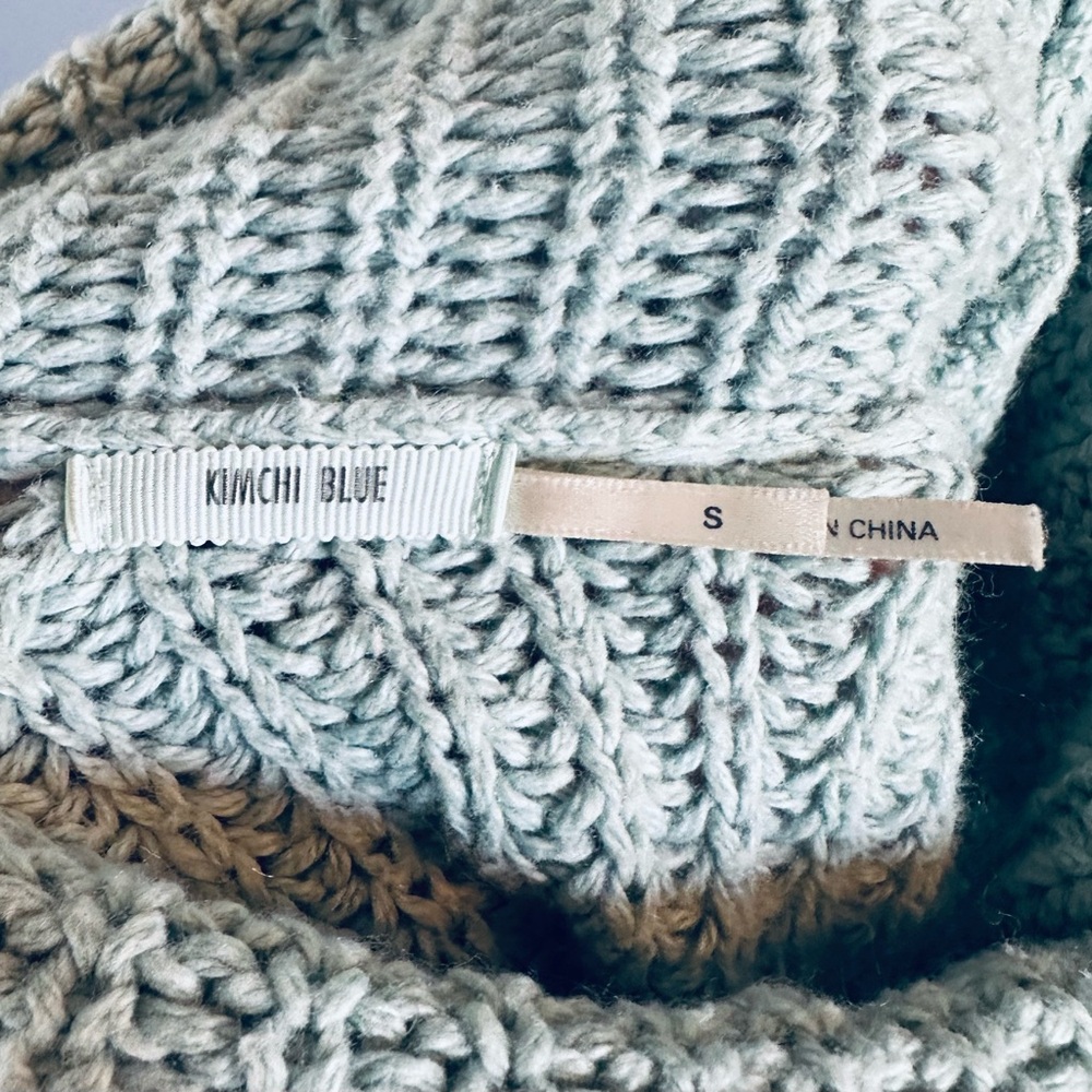 Kimchi Blue Sweater Small Blue Chunky Knit Turtleneck‎ Cropped Pullover - Picture 3 of 4